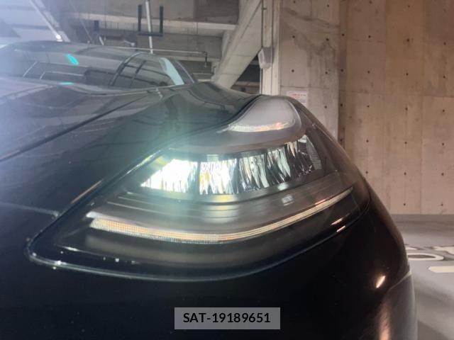 Tesla MODEL 3 2019-10 7061068-2