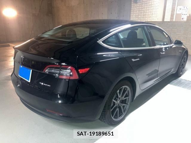 Tesla MODEL 3 2019-10 7061068-4