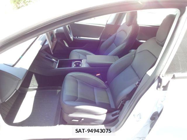 Tesla MODEL 3 2024-10 7226132-12