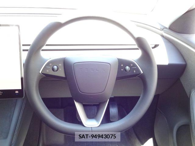 Tesla MODEL 3 2024-10 7226132-18