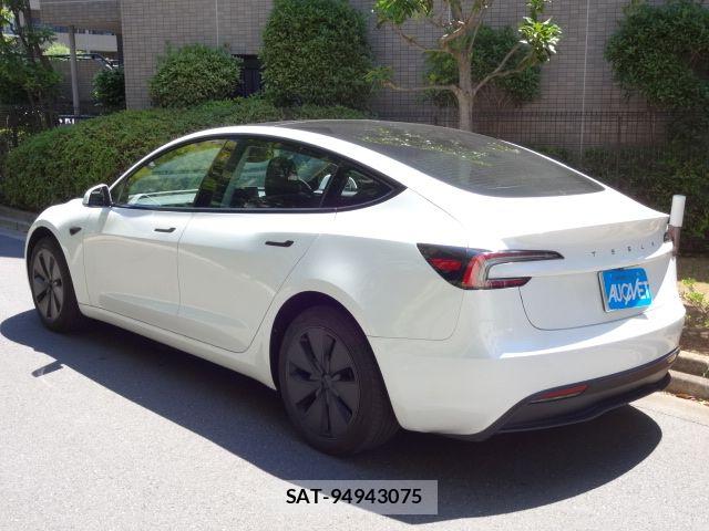 Tesla MODEL 3 2024-10 7226132-2