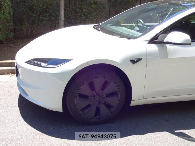 Tesla MODEL 3 2024-10 7226132-4