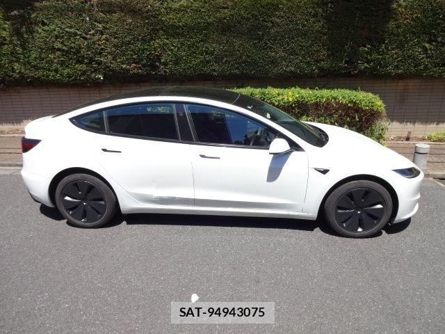 Tesla MODEL 3 2024-10 7226132-6