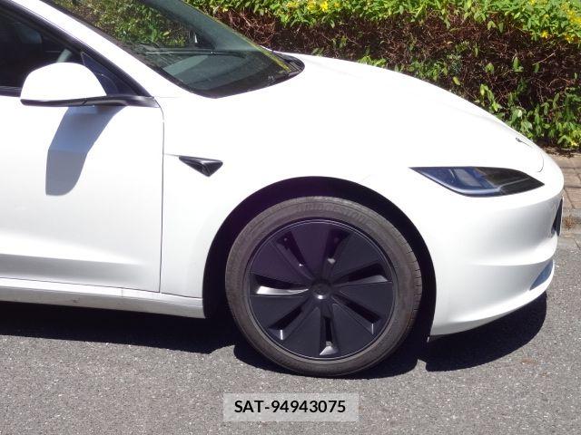 Tesla MODEL 3 2024-10 7226132-8