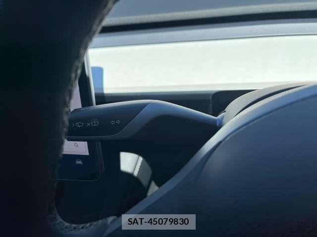 Tesla MODEL 3 2021-08 7216456-12