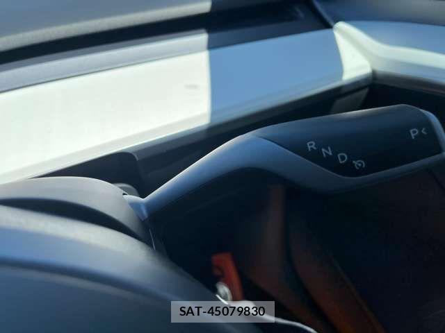 Tesla MODEL 3 2021-08 7216456-13