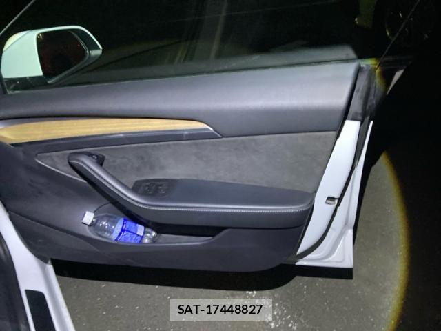 Tesla MODEL 3 2021-11 7216455-12