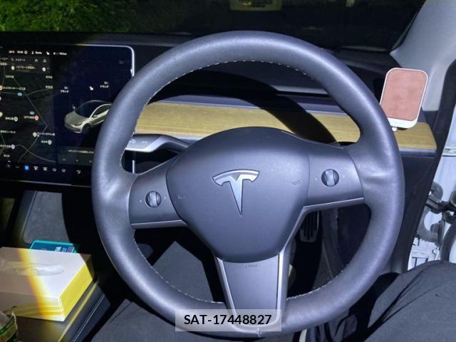 Tesla MODEL 3 2021-11 7216455-16