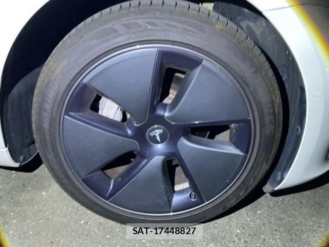 Tesla MODEL 3 2021-11 7216455-6