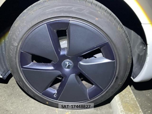 Tesla MODEL 3 2021-11 7216455-8