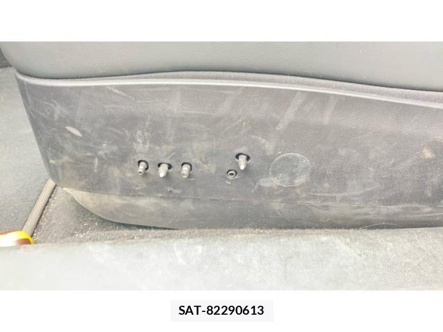Tesla MODEL 3 2022-03 7226128-15