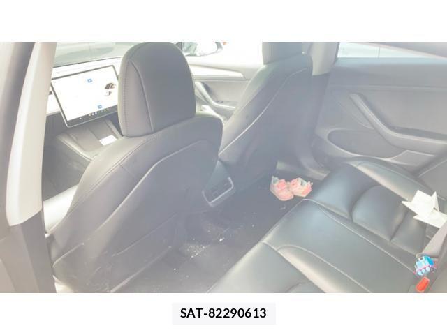 Tesla MODEL 3 2022-03 7226128-17