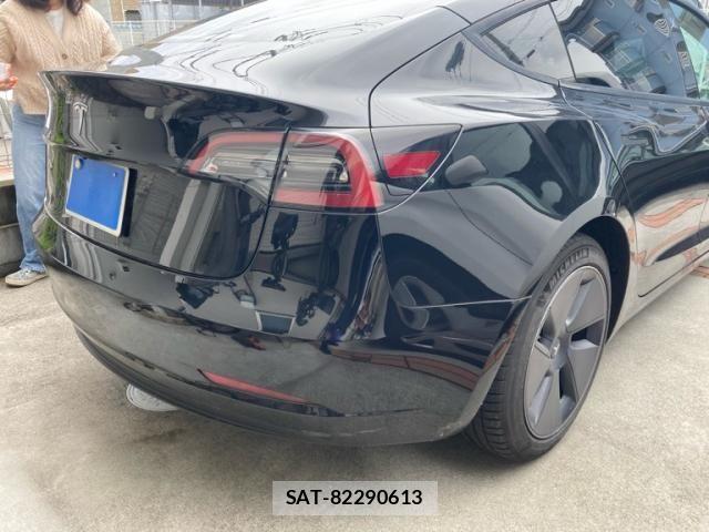 Tesla MODEL 3 2022-03 7226128-6