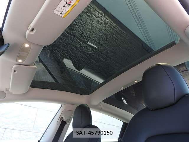 Tesla MODEL 3 2023-08 7226131-13