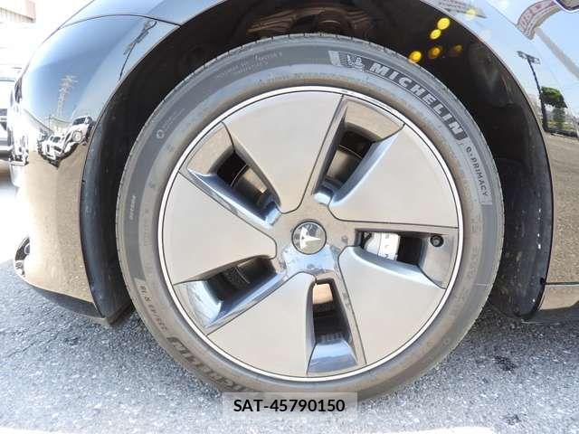 Tesla MODEL 3 2023-08 7226131-18