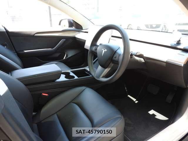 Tesla MODEL 3 2023-08 7226131-3