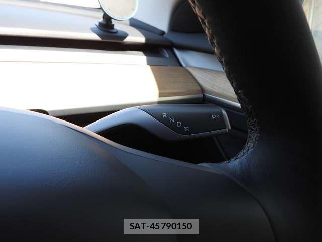 Tesla MODEL 3 2023-08 7226131-6