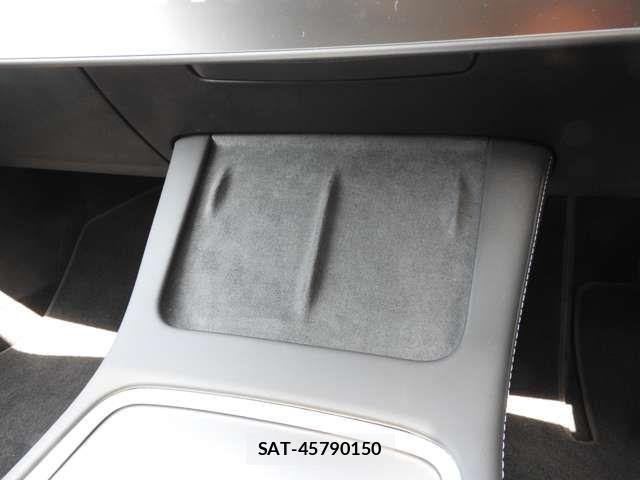 Tesla MODEL 3 2023-08 7226131-8
