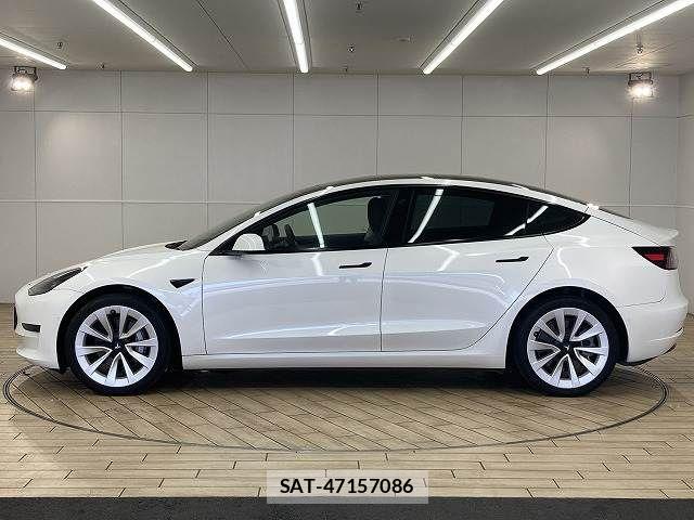 Tesla MODEL 3 2023-06 7252587-15