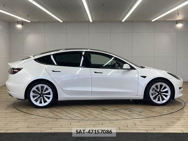 Tesla MODEL 3 2023-06 7252587-16