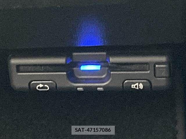 Tesla MODEL 3 2023-06 7252587-7