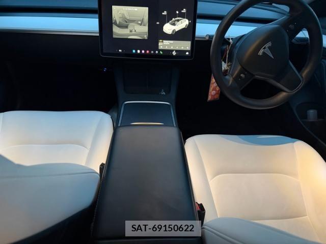 Tesla MODEL 3 2021-12 7252588-9