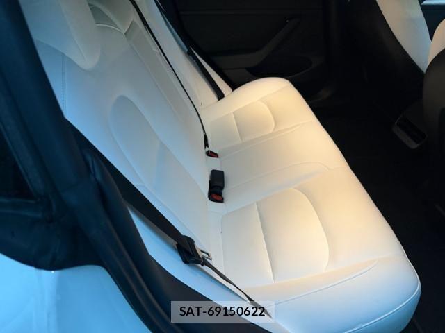 Tesla MODEL 3 2021-12 7252588-11