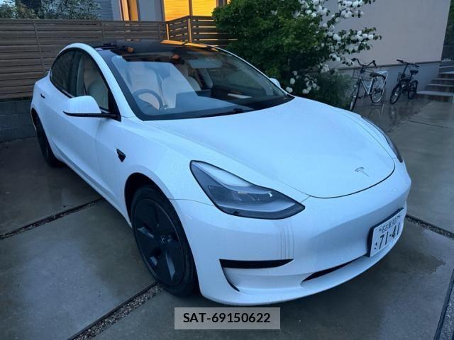 Tesla MODEL 3 2021-12 7252588-1