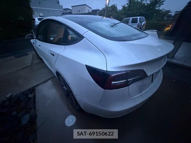 Tesla MODEL 3 2021-12 7252588-2