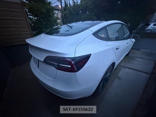 Tesla MODEL 3 2021-12 7252588-3