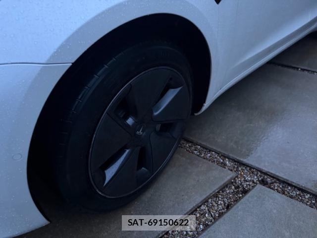 Tesla MODEL 3 2021-12 7252588-4