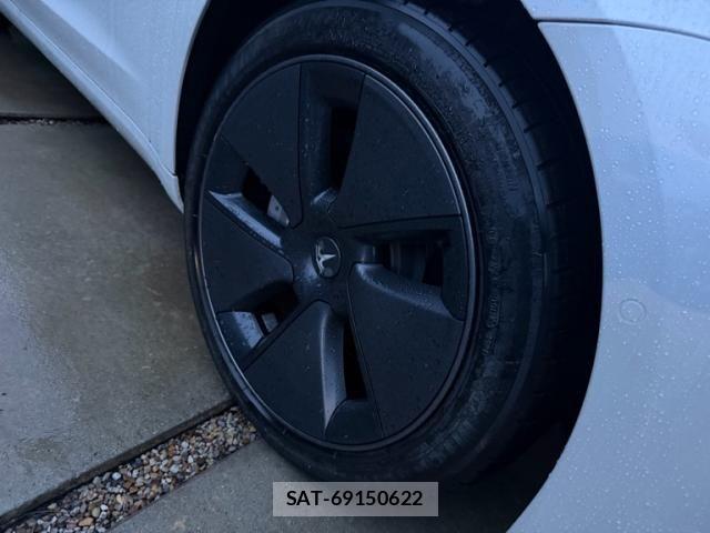 Tesla MODEL 3 2021-12 7252588-6