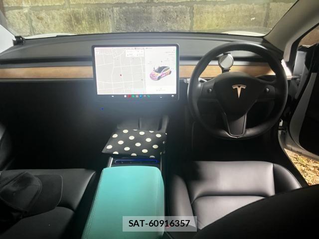 Tesla MODEL 3 2021-08 7273162-9