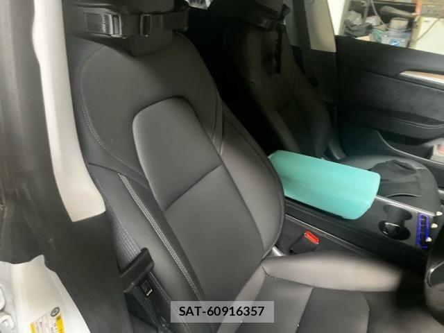 Tesla MODEL 3 2021-08 7273162-10