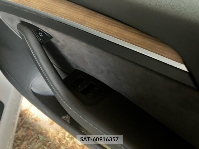 Tesla MODEL 3 2021-08 7273162-11