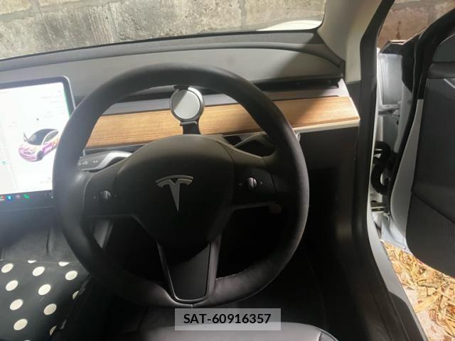 Tesla MODEL 3 2021-08 7273162-12