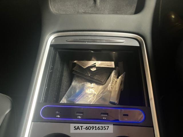 Tesla MODEL 3 2021-08 7273162-15