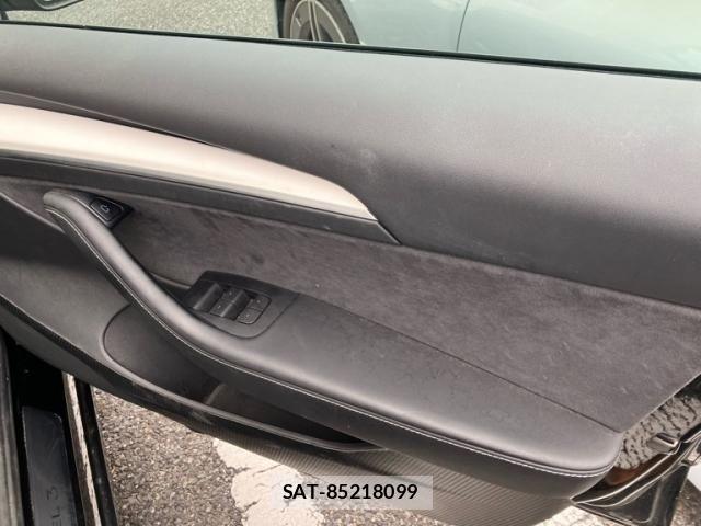 Tesla MODEL 3 2022-06 7330654-11