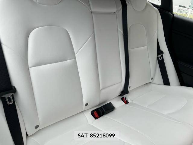 Tesla MODEL 3 2022-06 7330654-13