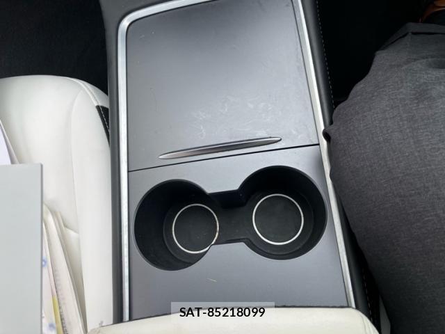 Tesla MODEL 3 2022-06 7330654-19