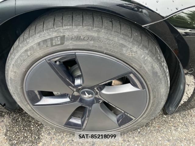 Tesla MODEL 3 2022-06 7330654-2