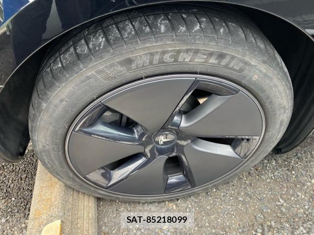 Tesla MODEL 3 2022-06 7330654-3