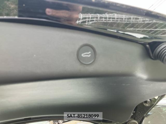 Tesla MODEL 3 2022-06 7330654-7