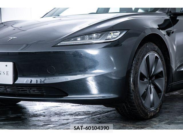 Tesla MODEL 3 2025-09 7330653-16