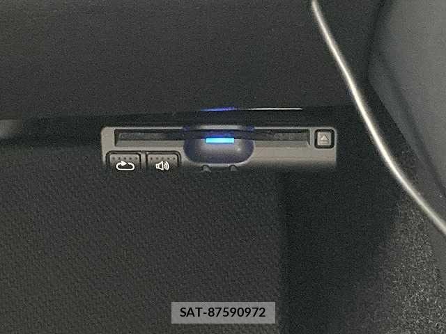 Tesla MODEL 3 2021-03 7360161-10