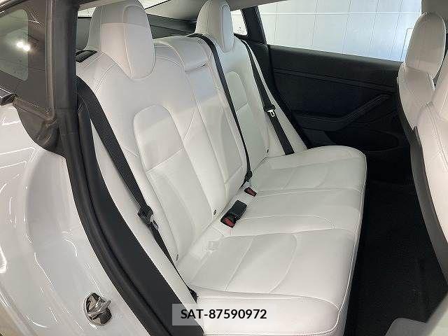 Tesla MODEL 3 2021-03 7360161-12