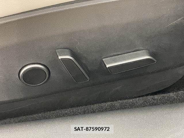 Tesla MODEL 3 2021-03 7360161-7