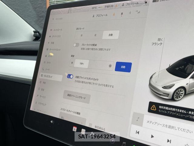 Tesla MODEL 3 2021-01 7360172-18