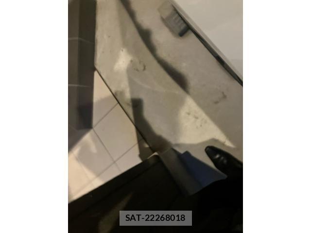 Tesla MODEL 3 2024-05 7360160-16
