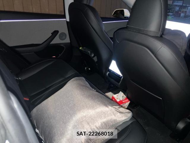 Tesla MODEL 3 2024-05 7360160-18